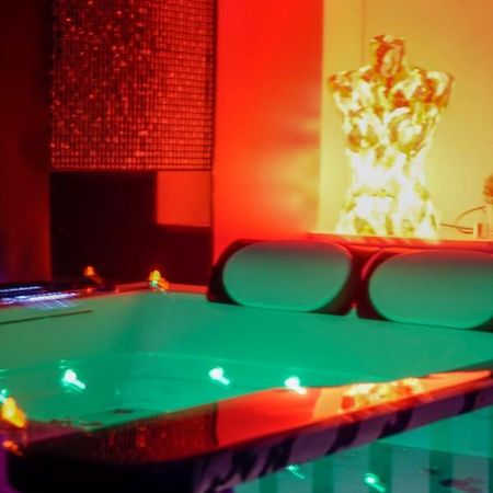 Bed and Breakfast Desir'Oom Cabannes Екстер'єр фото